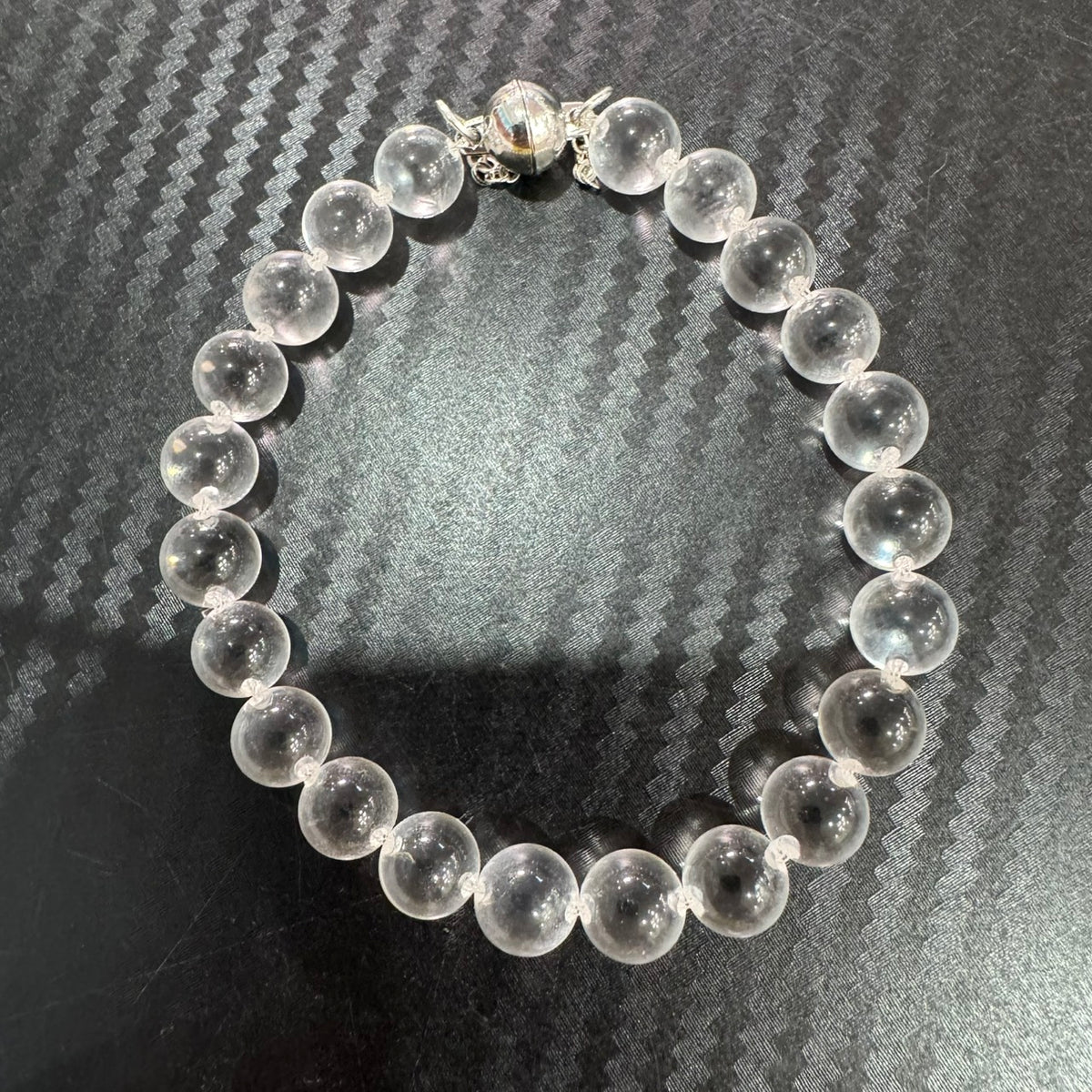 【013】穴無し・ハイクオリティ水晶ブレスレット 内径約16.5cm ルース約8mm【live限定】live20261017 ※海外配信のためお届けにお時間がかかります