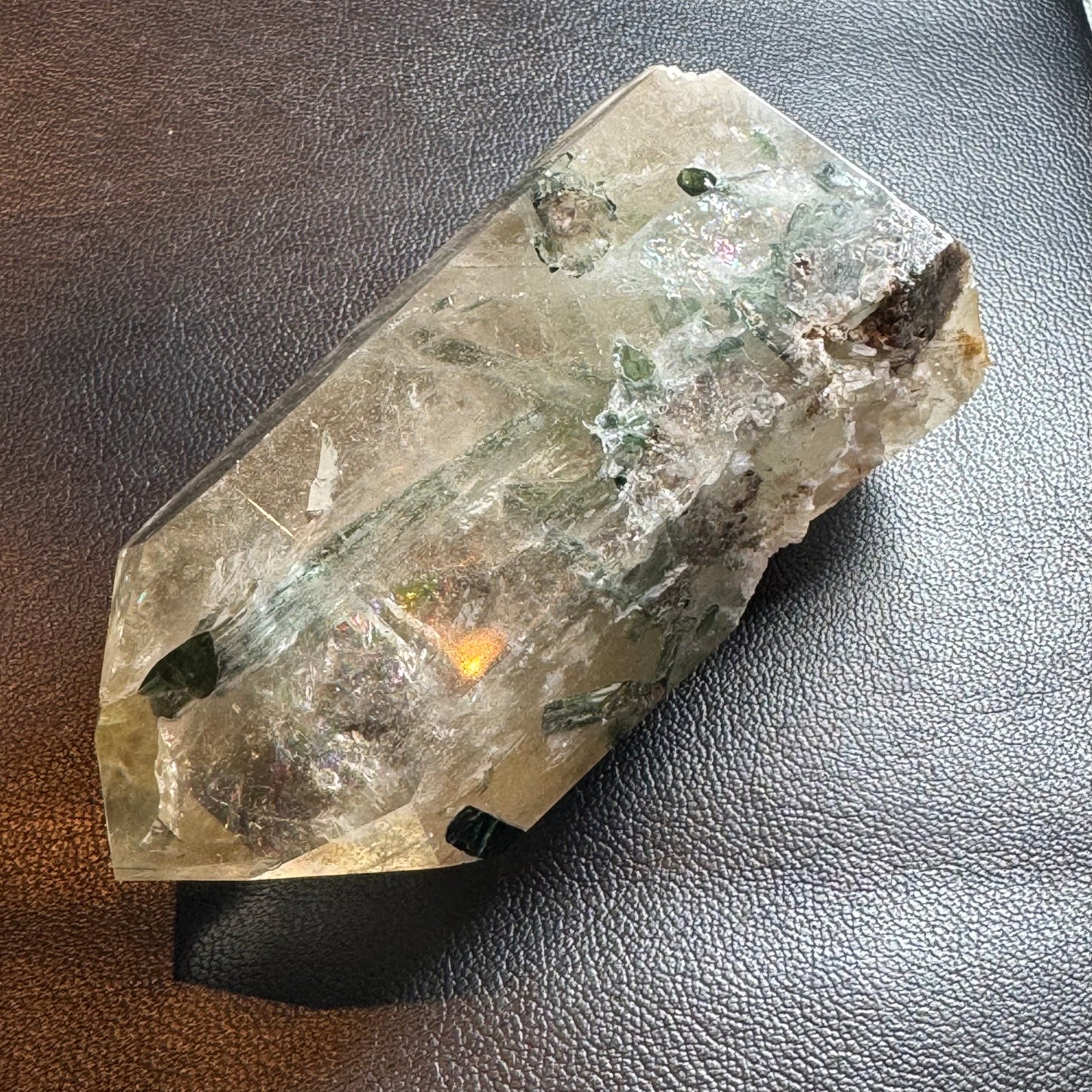 【026】グリーントルマリン入りポイント原石 約590g 約120mm 会長ショーケースコレクション（＊1点限り）【live限定】live20260227