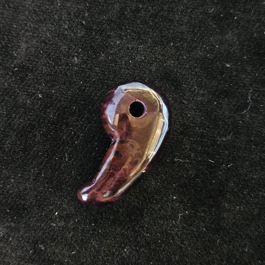 スギライト 勾玉(M)