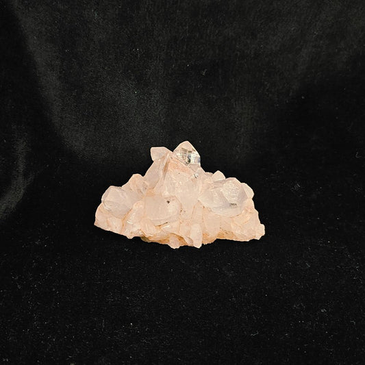 ヒマラヤ水晶クラスター ほんのりピンク ¥5000-E   サイズ：53×73×32mm