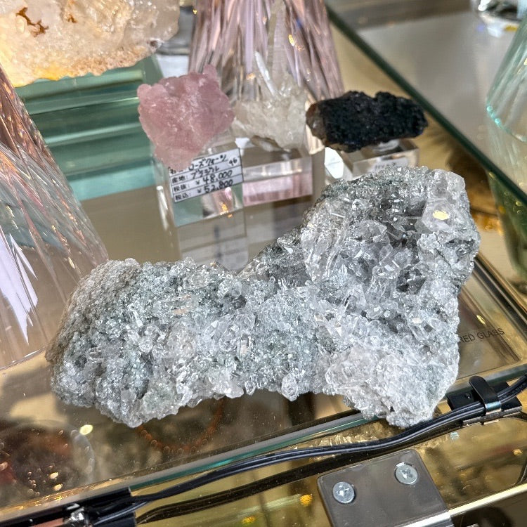 マニハール水晶【C3】 原石