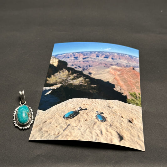 【046】＜G＞ターコイズペンダントトップ サージカルチェーン付き（縦:26mm,横:16mm） ＊会長シール付き【live限定】live20251031