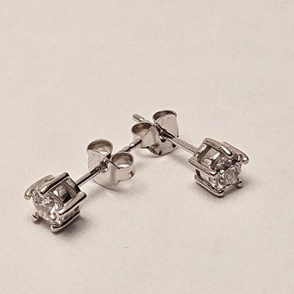 ジルコン(ホワイト) ピアス